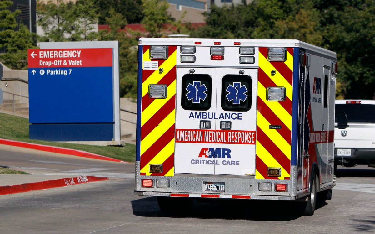 Alcalde recién elegido en Idaho murió tras desplomarse en pleno discurso