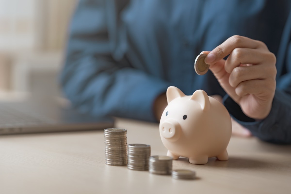 ¿Cuánto deberías tener ahorrado a los 30, 40 y 50 años en EE.UU.? Una guía realista según ingresos