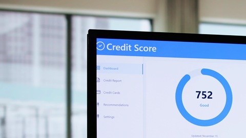 Alcanzar un buen puntaje crediticio incluye factores como el nivel de utilización, la antigüedad del historial y la frecuencia de solicitudes.