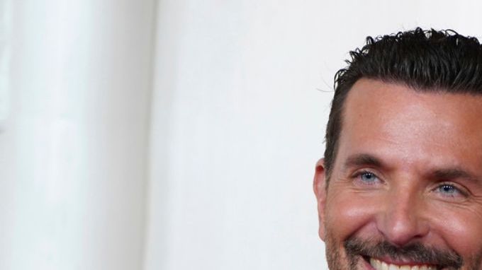 Sería su cuarta experiencia como director después de "A Star Is Born", "Maestro" y "Is This Thing On?"