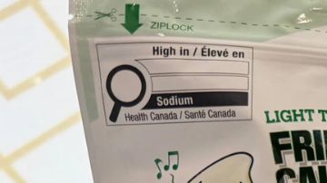 Palitos de calamar frito de la marca Balance Grow con sabor similar a snacks comerciales.