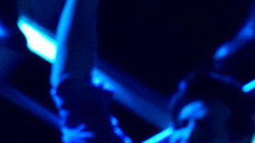 El artista aparece patinando sobre hielo en el videoclip de su reciente lanzamiento musical