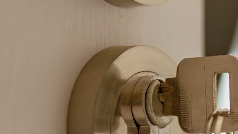 Comprar casa en 2026 exige hacer un mayor esfuerzo financiero debido a tasas hipotecarias elevadas y precios aún elevados.