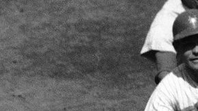 El jardinero central de los Mets de Nueva York, Larry Stahl (25).