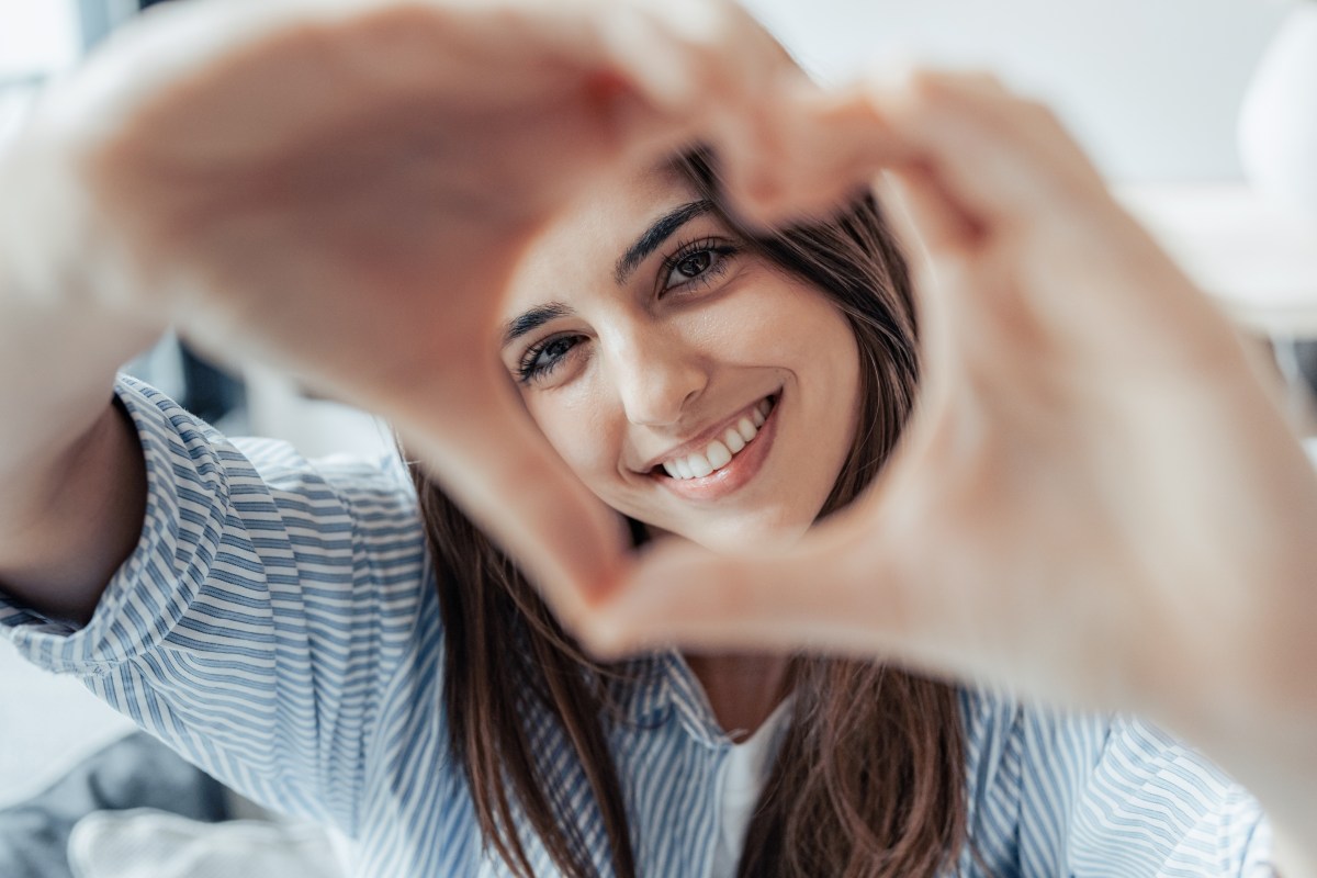 EE.UU. cae en el ranking de países más felices 2026: estas son las razones detrás de su descenso