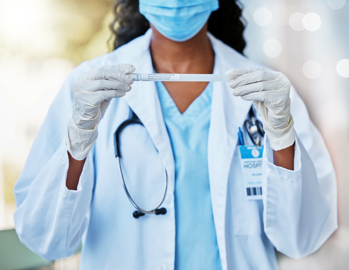 Estudiante pasa de ser conserje a doctora en Yale