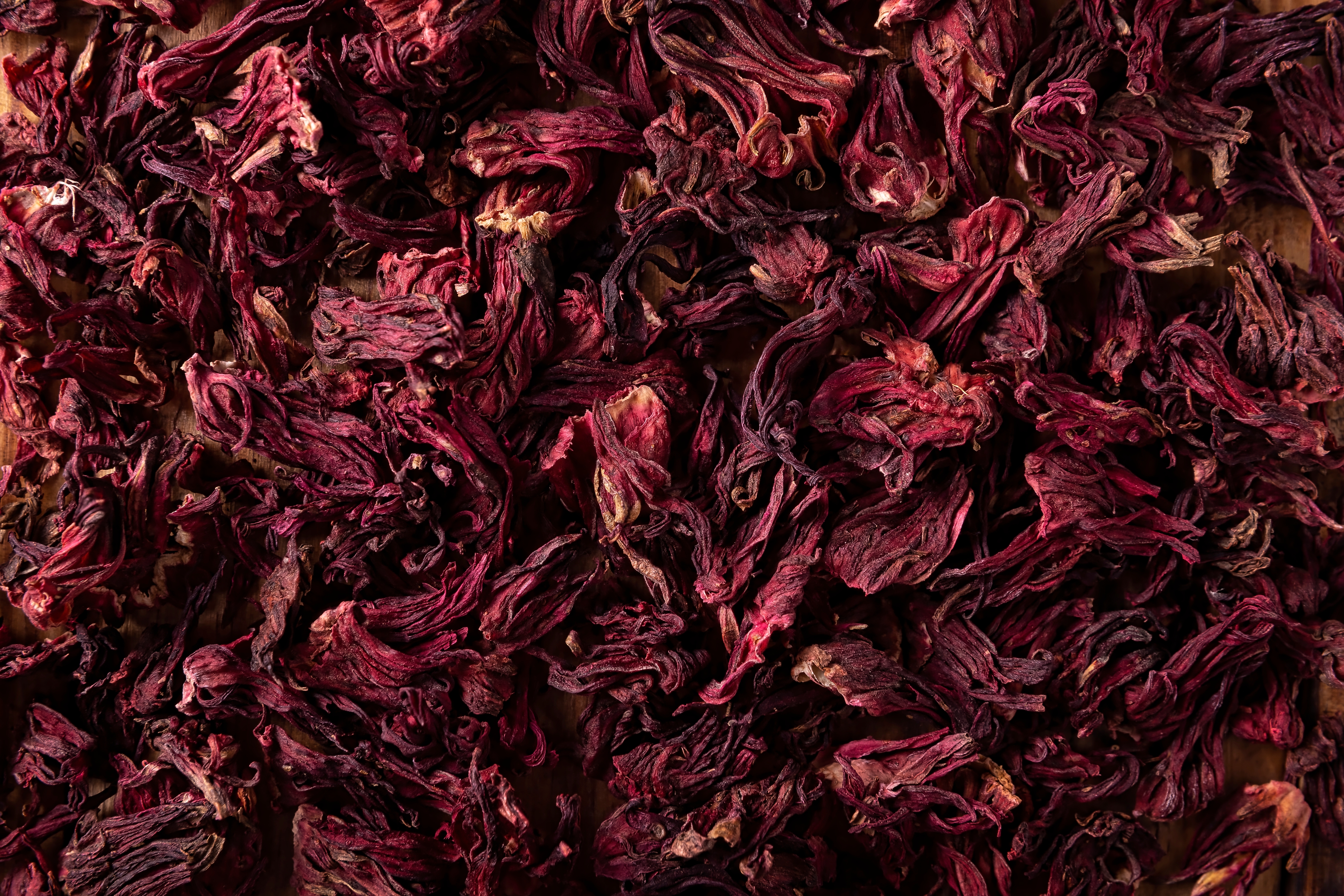 Flor de Jamaica: cómo reduce la presión arterial y potencias sus antioxidantes