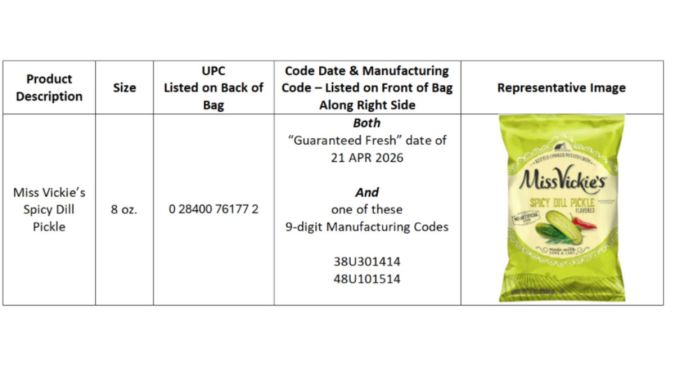 Bolsa de papas Miss Vickie’s Spicy Dill Pickle de 8 oz involucrada en el retiro de Frito-Lay por alérgenos de leche.