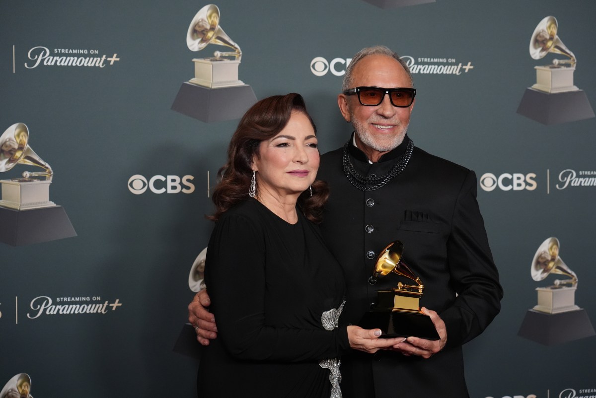 Gloria y Emilio Estefan, entre los artistas que impulsan concurso para un nuevo himno de Miami