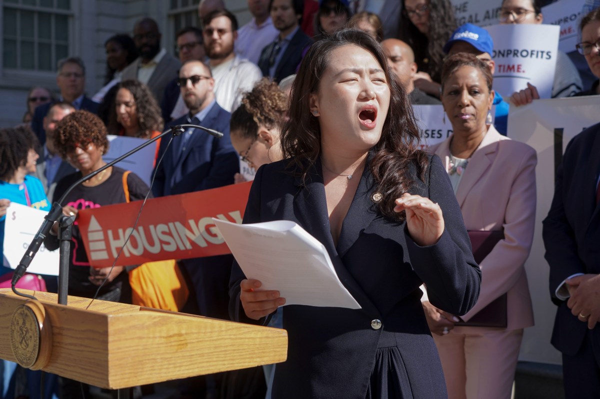 (Entrevista en video) Julie Won en carrera por distrito congresional 7 de NY: seré aliada de los puertorriqueños
