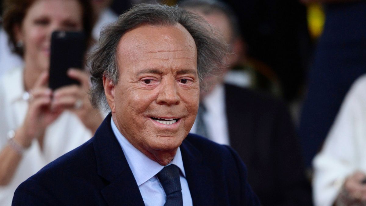 Sigue la disputa: Julio Iglesias demandó a medio español