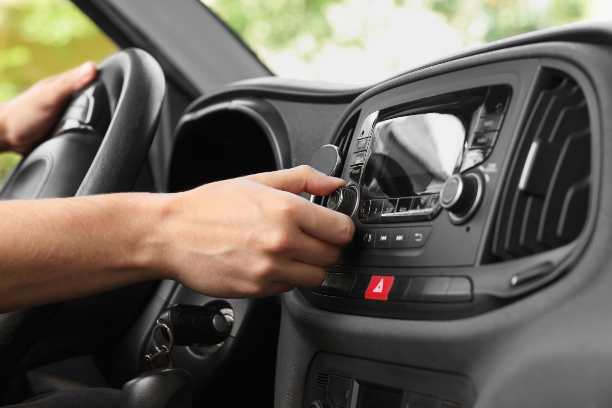 La música que escuchas al conducir podría aumentar el riesgo de accidentes