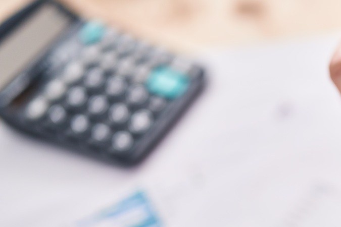 Las comisiones y el tipo de cambio marcan la diferencia entre el dinero que se envía y el que recibe el destinatario.