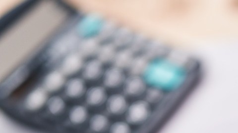 Las comisiones y el tipo de cambio marcan la diferencia entre el dinero que se envía y el que recibe el destinatario.