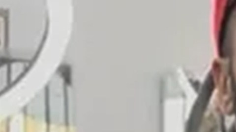 Mujer amenaza con una navaja a barbero latino en Estados Unidos: “Volveré y te mataré”