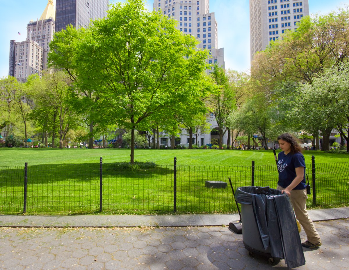 NYC Parks abre empleos temporales para primavera y verano 2026: salarios de hasta $22 por hora