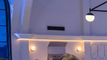 Padma Lakshmi junto a los jueces Michael Cimarusti y Wylie Dufresne en el set de America's Culinary Cup de CBS.