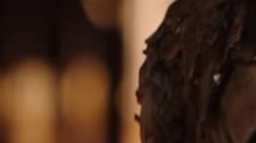 El avance revela una reinterpretación feroz del cuento, con un Pinocho construido como animatrónico práctico