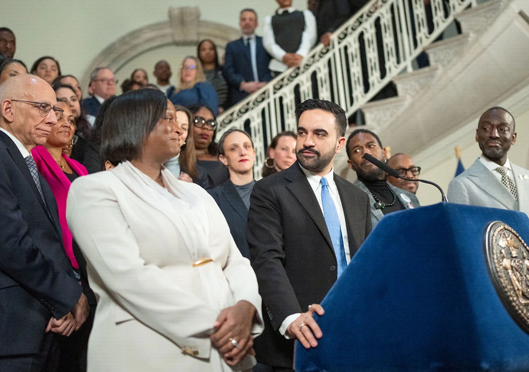 Vinculan a la vicealcaldesa de Seguridad de Nueva York a grupos que promueven recortes policiales y abolición de cárceles