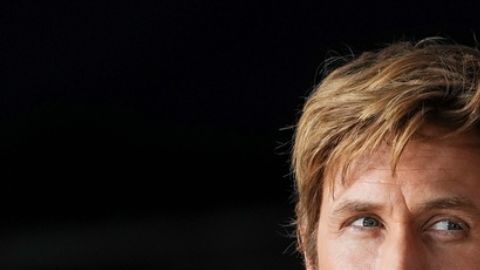 Gosling da vida a un científico que despierta solo en una nave y descubre una peligrosa amenaza cósmica