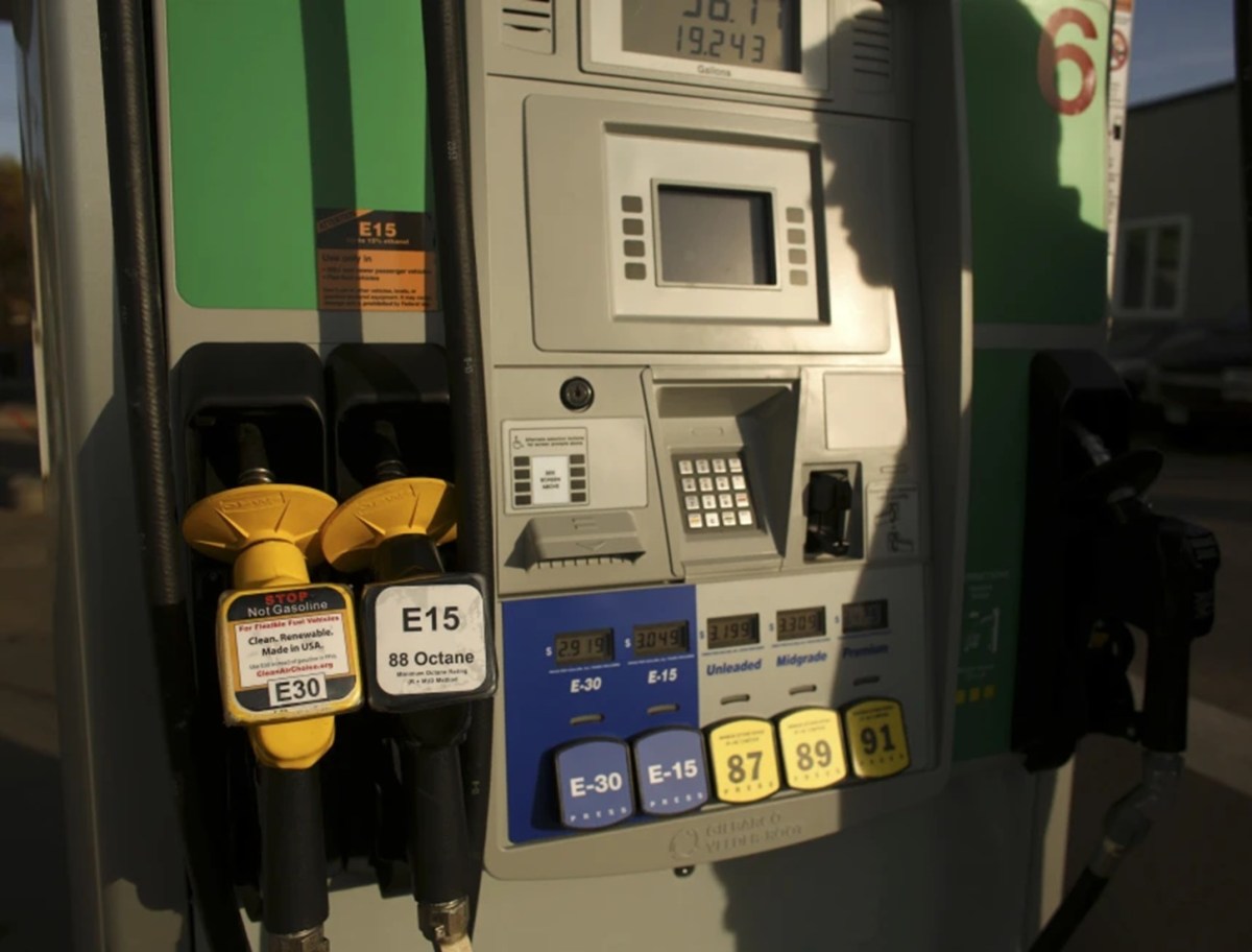 La gasolina podría bajar en EE.UU. con nuevo combustible aprobado por la EPA