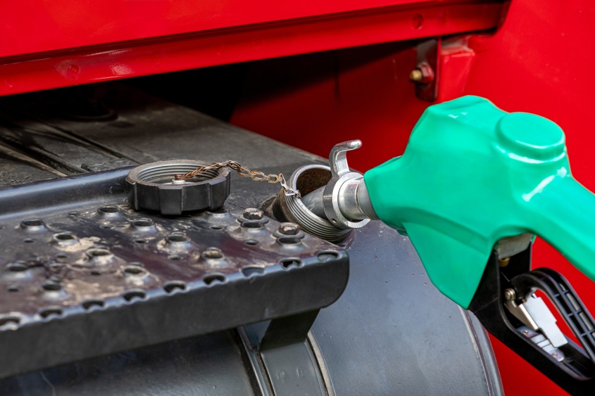 Si sube el petróleo, así podría cambiar el precio de la gasolina en EE.UU.