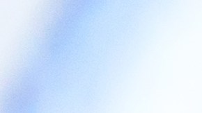 Primer plano de arroz redondo en cazuela durante el proceso de reposo tras la cocción.