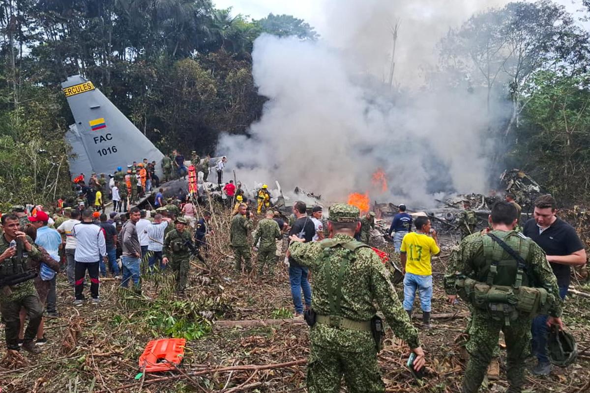 Avión militar se estrella en Colombia: Al menos ocho muertos y decenas de heridos