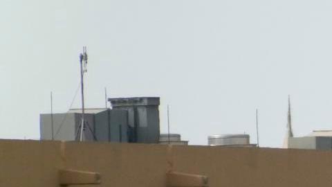 Presuntos ataques con misiles y drones durante la noche tuvieron como objetivo la embajada de EE.UU. y otros lugares.