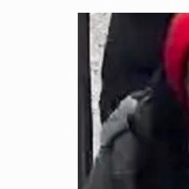 Bairon Hernández captado por cámaras de seguridad del Metro de NYC el 8 de marzo de 2026.