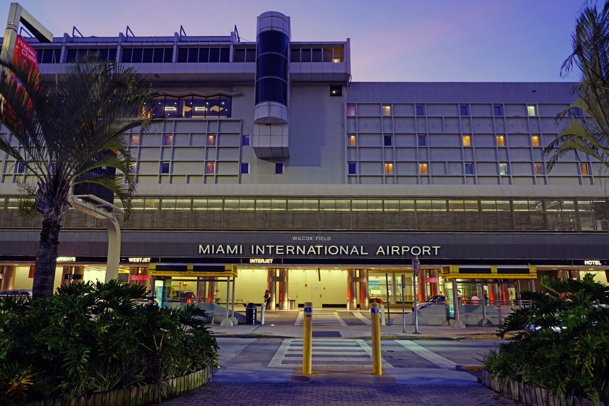 Aeropuerto de Miami busca empleados con urgencia: vacantes, salarios y cómo aplicar