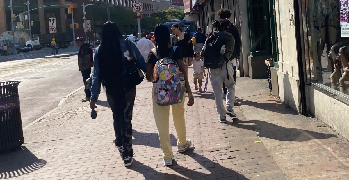 Lo que deben saber los padres sobre el acoso y la violencia en el noviazgo adolescente en Nueva York