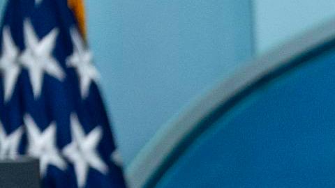 - La secretaria de prensa de la Casa Blanca, Karoline Leavitt, responde a una pregunta de los medios de comunicación durante la rueda de prensa.