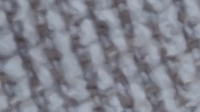 El bicarbonato de sodio neutraliza olores mientras que la textura del café actúa como un exfoliante natural.