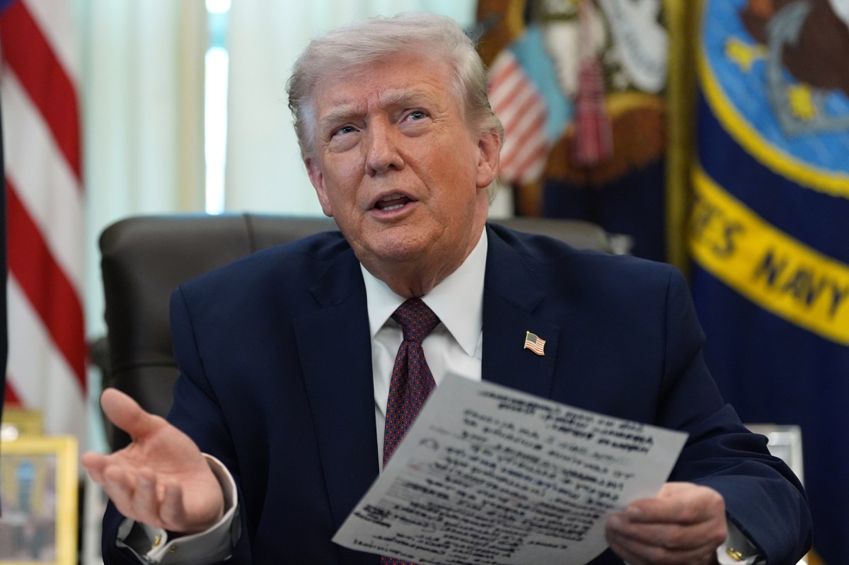Trump firma orden ejecutiva para restringir el voto por correo en Estados Unidos