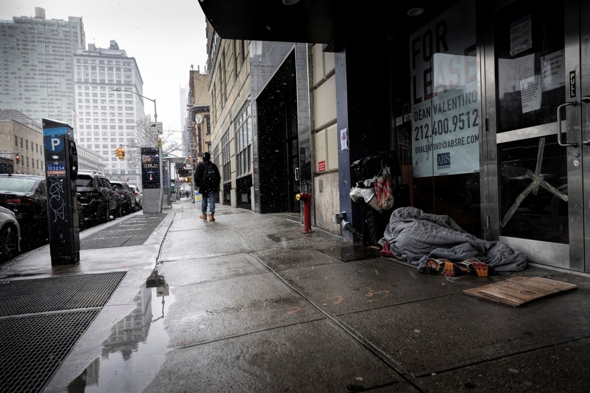 Nueva York firma contrato de casi $1,900 millones de dólares con hoteles para alojar a familias sin hogar