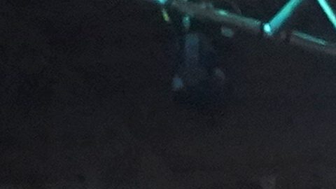 Floyd Mayweather, a la izquierda, y Logan Paul, a la derecha.