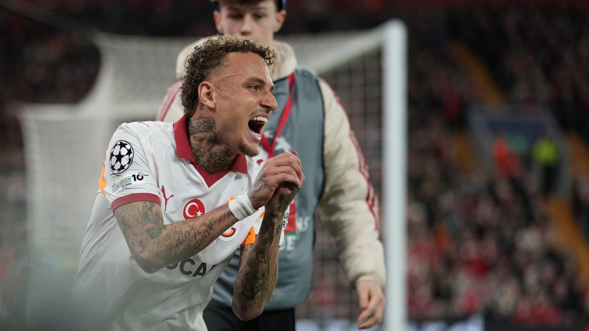 Futbolista del Galatasaray Noa Lang casi pierde un dedo tras cortarse con una valla en la Champions League