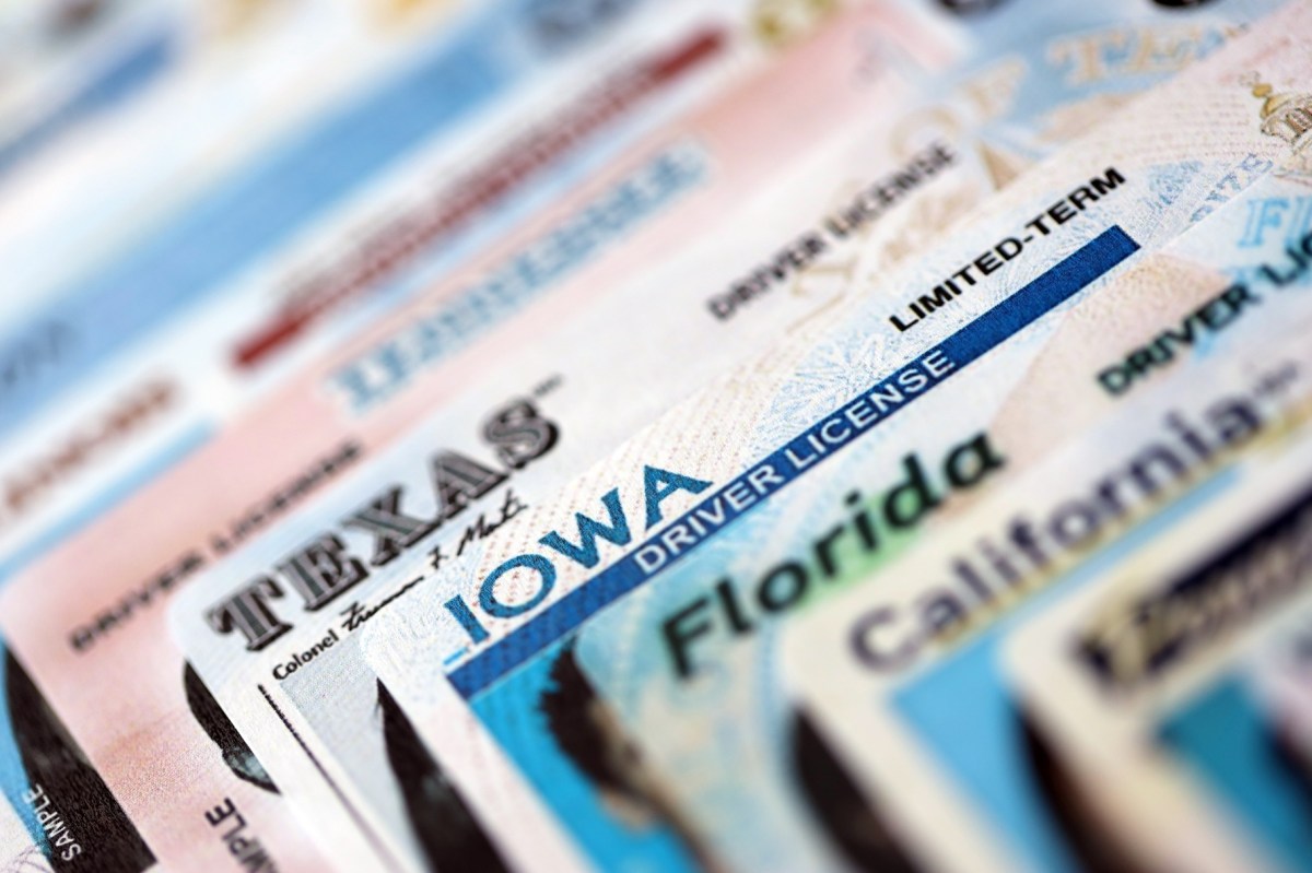 Miles de migrantes con TPS podrían perder licencias de conducir en EE.UU. desde abril