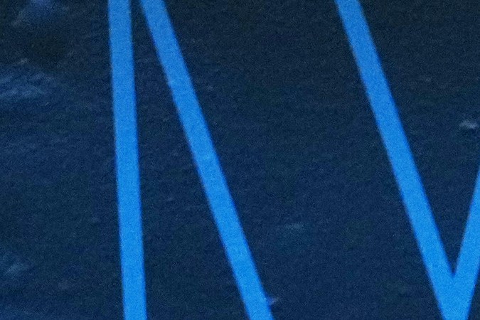 El manager de Venezuela, Omar López, hace gestos durante una práctica de bateo antes del partido de semifinal del Clásico Mundial de Béisbol contra Italia, el lunes 16 de marzo de 2026, en Miami. (Foto AP/Marta Lavandier)