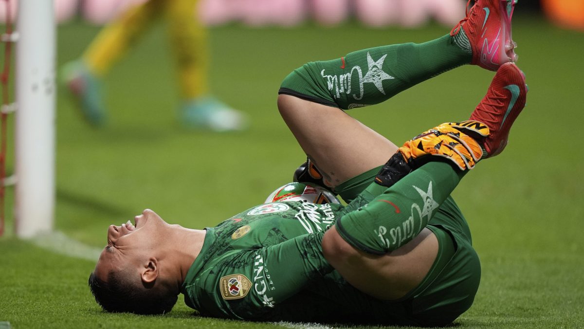 Luis Malagón con un pie fuera del Mundial 2026 por posible ruptura del tendón de Aquiles