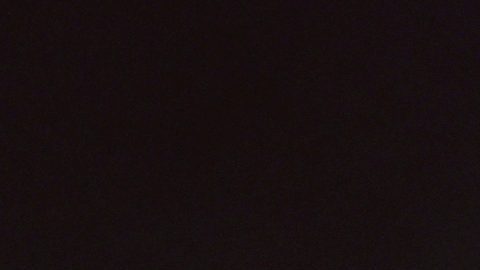 El boxeador Floyd Mayweather Jr. oberva un partido de basquetbol entre los Clippers de Los Ángeles y los Knicks en Nueva York, el 26 de marzo de 2025.