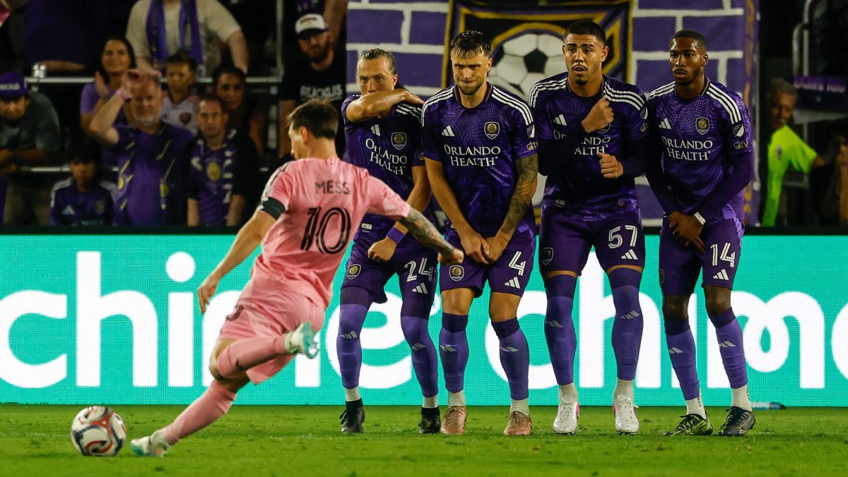 “¿Un autógrafo?”: el provocador gesto de Messi al Orlando City tras golazo de tiro libre