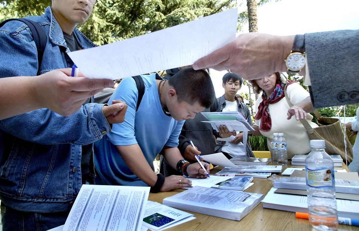 Feria en El Bronx para conocer sobre escuelas charter y programas de salud