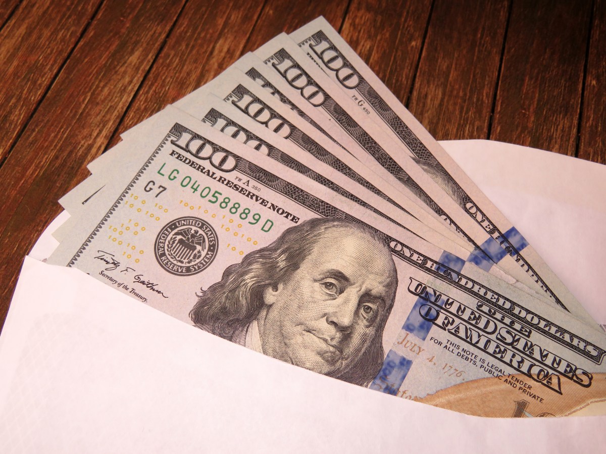 Programa estatal busca dar pago único de $1,500 a madres y pagos mensuales de $500 por 6 meses