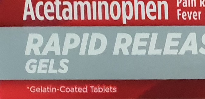 El Tylenol es uno de los fármacos comerciales más comunes del acetaminofen, otro nombre con el que se conoce el paracetamol. 