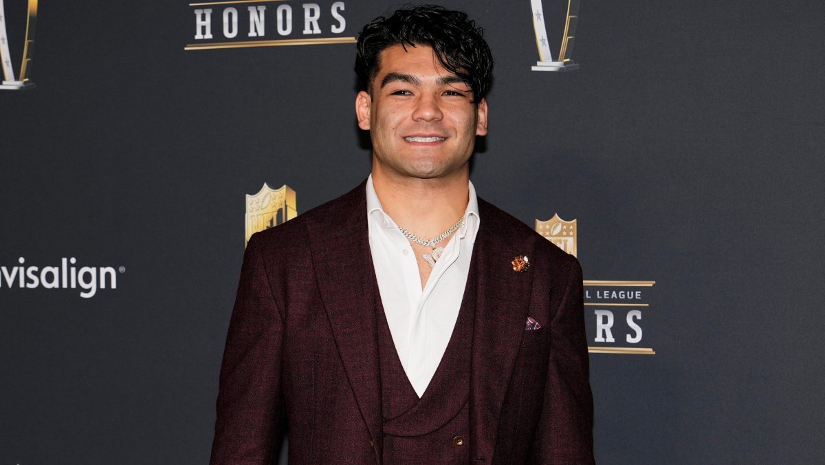 Puka Nacua, estrella de Los Ángeles Rams, es acusado de morder a una mujer y lanzar insulto a la comunidad judía