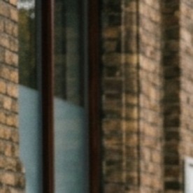 En algunos casos, mirar al piso funciona como una especie de mecanismo de protección frente a la exposición social.