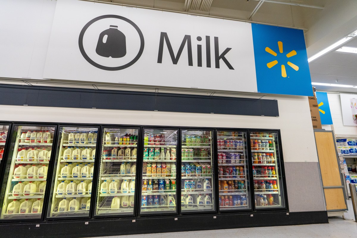 Qué hace Walmart para vender la leche Great Value más barata
