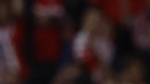 El árbitro del encuentro Mateo Busquets Ferre (2d) saca tarjeta amarilla a Gerard Martín del Barça durante el partido de la jornada 30 de LaLiga EA Sports que Atlético de Madrid y FC Barcelona disputan este sábado, en el Estadio Riyadh Air Metropolitano de la capital española.